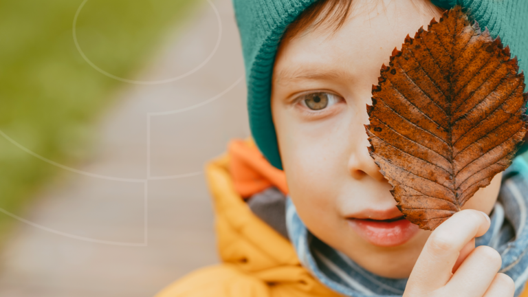 O outono é uma estação de transição que traz mudanças sutis no clima, mas que podem ter grande impacto sobre a saúde ocular. As temperaturas mais amenas, a queda na umidade do ar e o aumento das alergias respiratórias tornam os cuidados com a visão no outono ainda mais importantes para preservar o conforto e a proteção dos olhos.